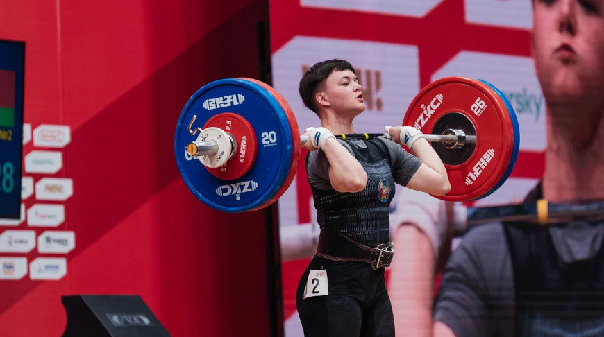 Штангистка Мойсеевич завоевала бронзу в рывке на чемпионате Европы