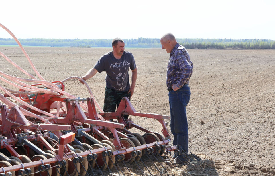 От их усердия зависит будущий  урожай