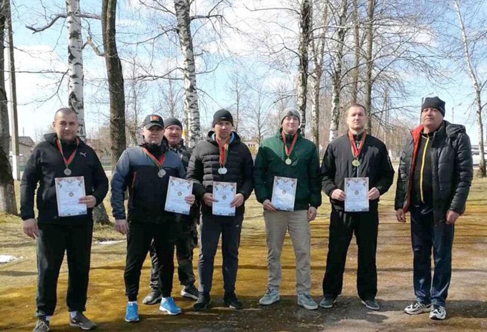 Представители трудовых коллективов Круглянского района приняли участие в соревнованиях по городошному спорту