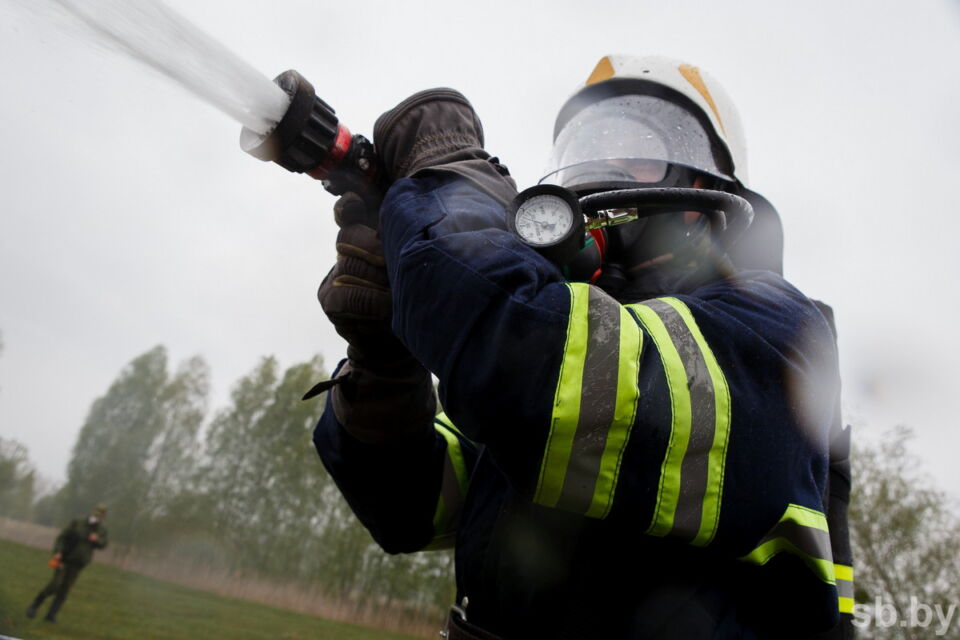 МЧС: за сутки из-за пожаров в Беларуси погибли четыре человека