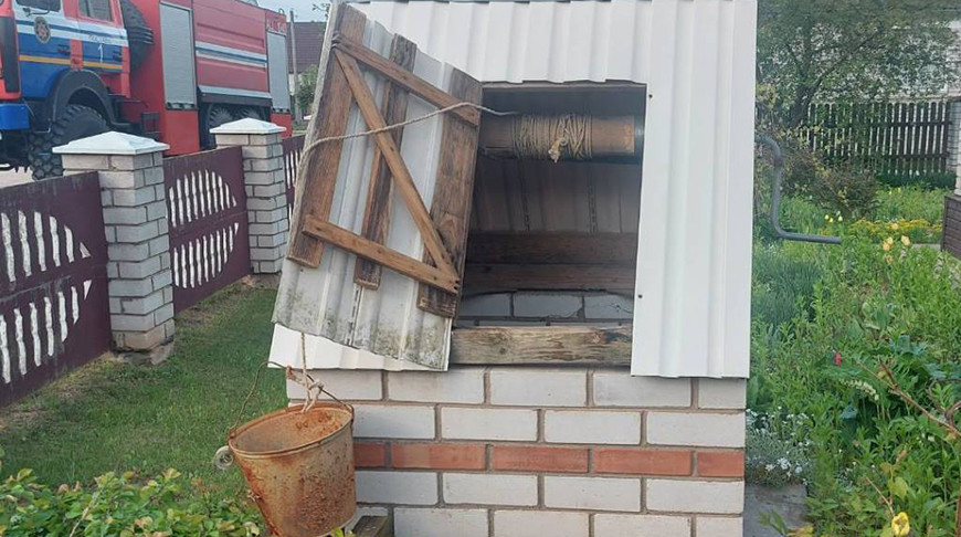 В Поставах женщина утонула в колодце