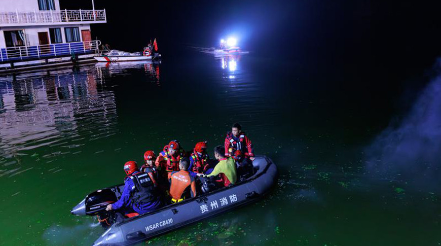 Четыре речных судна опрокинулись в Китае из-за сильного ветра, есть погибшие