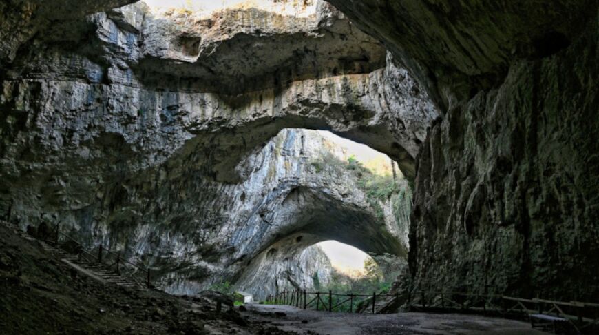 На юге Ирана обнаружили глубокую карстовую пещеру