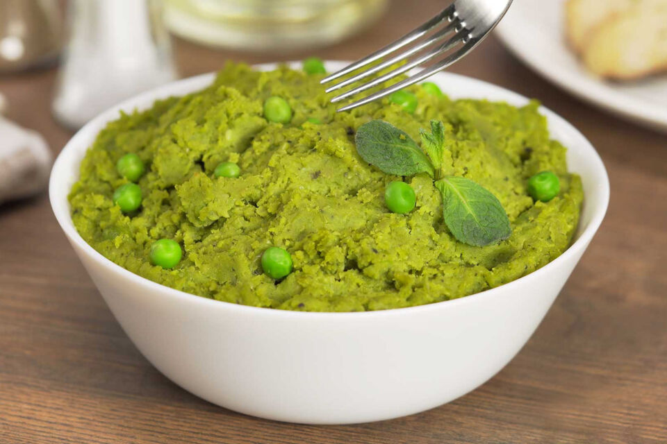 Оригинальное полезное блюдо: рецепт пюре из зеленого горошка с мятой