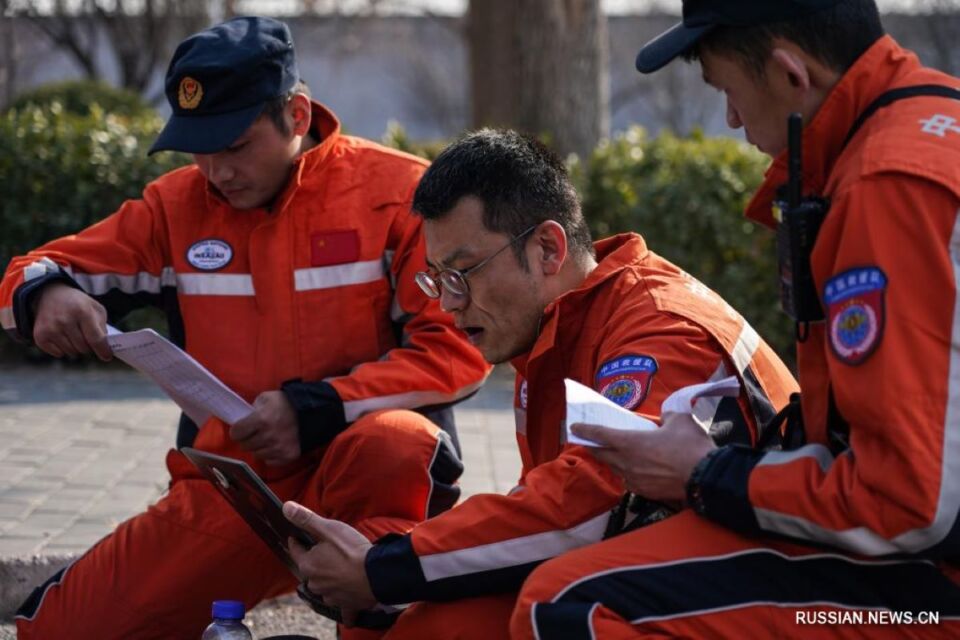 В Китае из-за аварии на шахте под завалами заблокированы пять человек