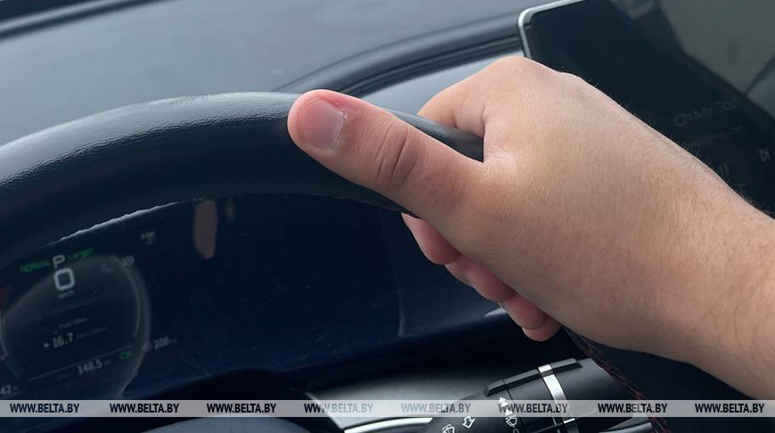 Выбежал из-за припаркованного авто. В Могилеве 10-летнего ребенка сбила машина