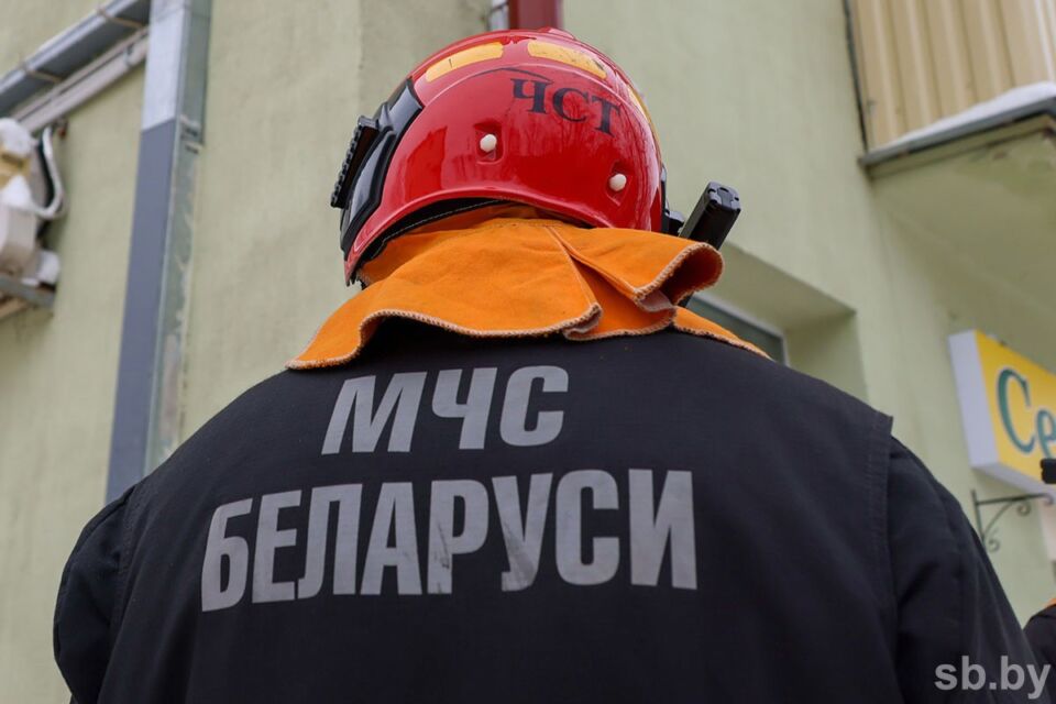 МЧС: в результате пожара в доме в Поставском районе погиб пожилой мужчина