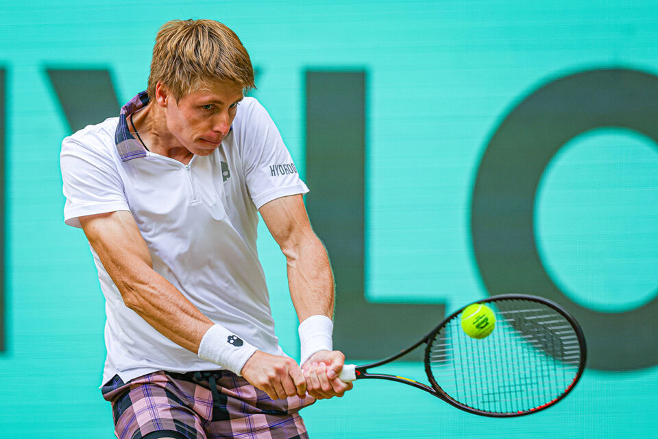 Ивашко не смог пробиться в четвертьфинал теннисного турнира в США
