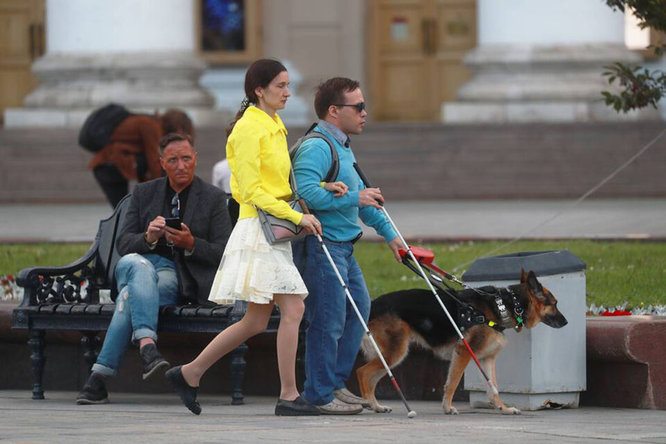 Разработан ИИ-навигатор для слабовидящих людей