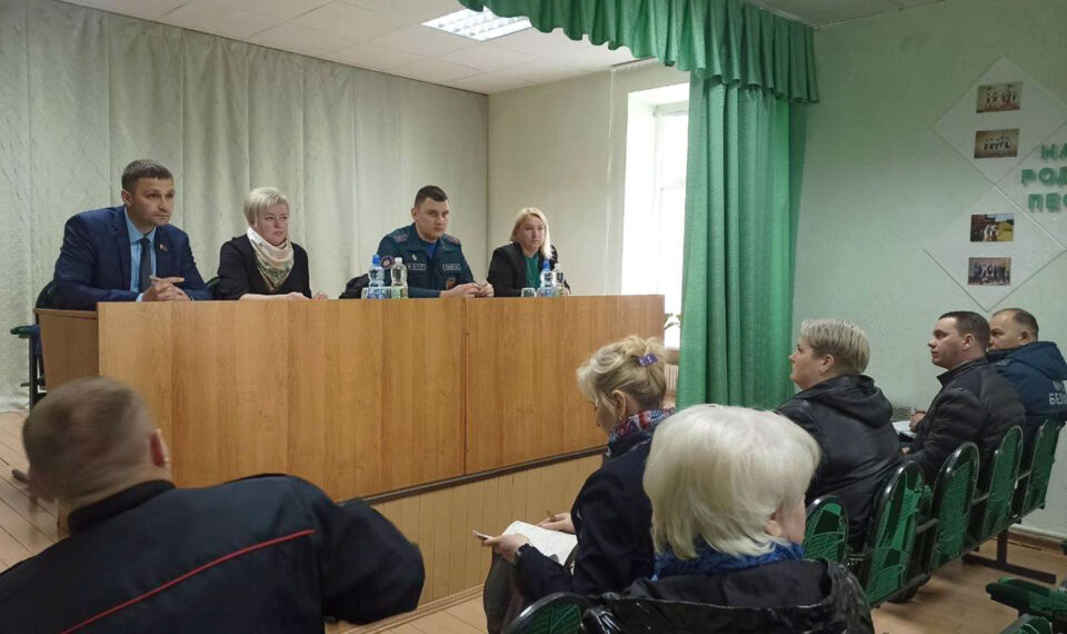 В Филатово состоялось заседание комиссии по предупреждению правонарушений, способствующих гибели людей от внешних причин в жилищном фонде