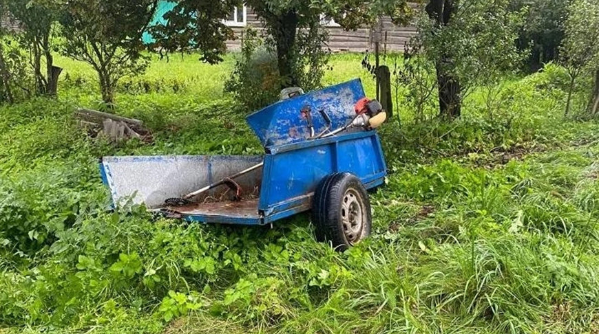 В Островецком районе легковушка столкнулась с мотоблоком