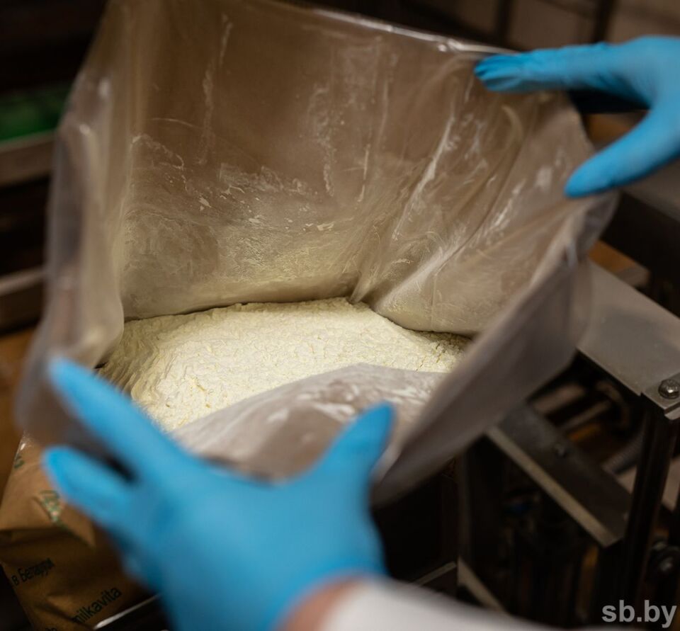 Почему на мировых рынках взлетел спрос на сухое молоко и какую выгоду это сулит Беларуси