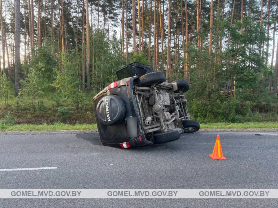 В Речицком районе 21-летний водитель попал в ДТП, уснув за рулем