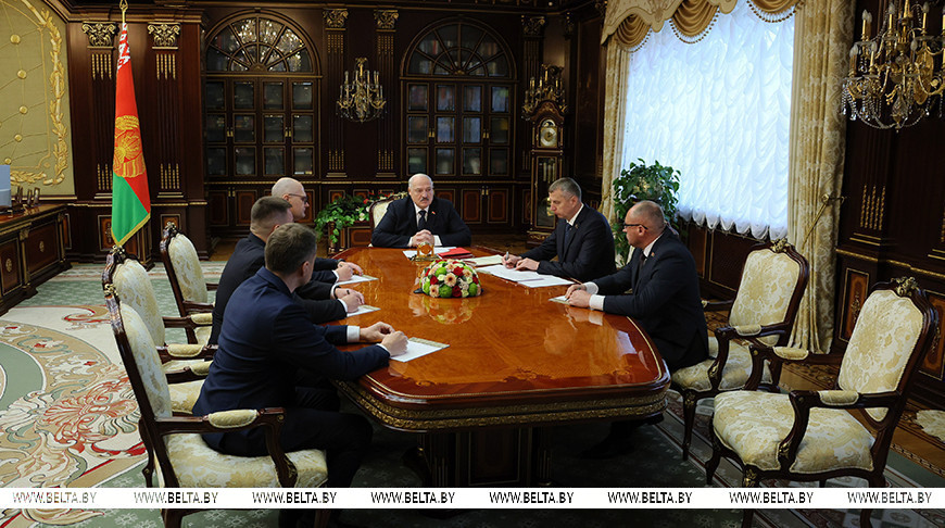 Глава Минпрома, новые послы, руководство в министерствах и местной вертикали. Лукашенко принял кадровые решения