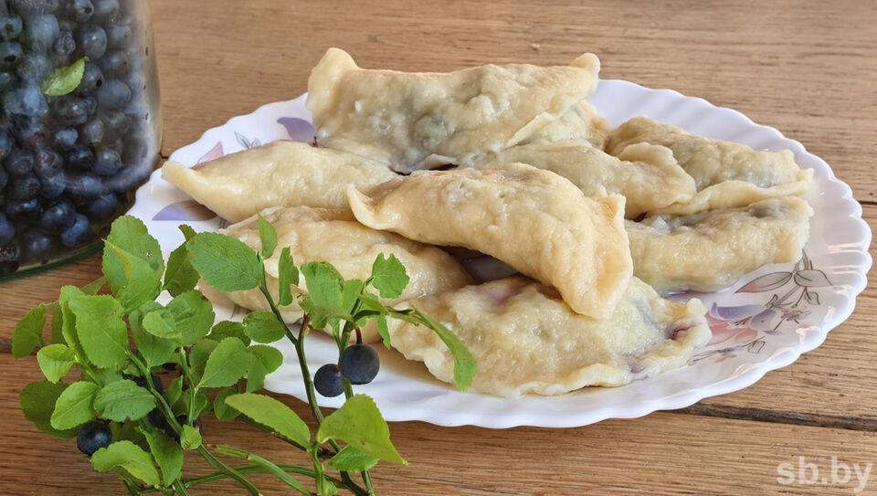 Как приготовить вареники со свежей черникой — традиционный рецепт полесской кухни