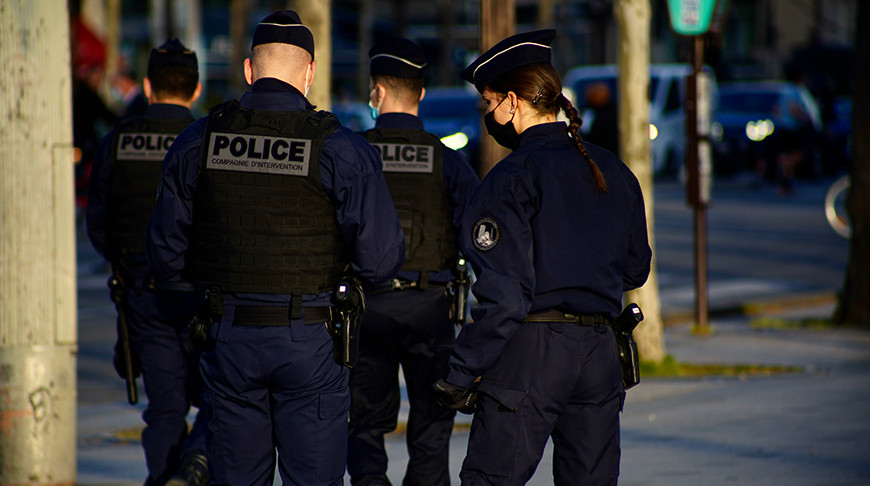 Во время велогонки «Тур де Франс» мужчина нанес ножевое ранение полицейскому 