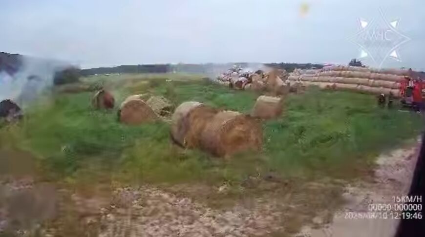 Более 20 тонн сена спасли работники МЧС при пожаре в Ганцевичском районе