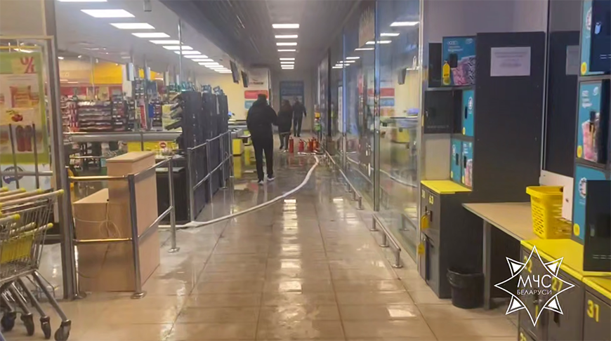 В Полоцке горел павильон в торговом центре