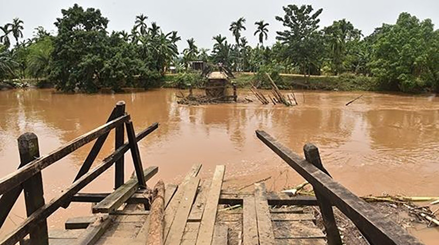 Продолжительные ливни в Индии вызвали наводнения и оползни, есть погибшие 