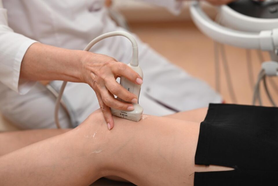 Невролог перечислил пять вредных привычек, которые незаметно разрушают суставы