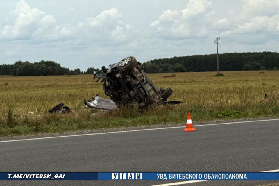 В Оршанском районе опрокинулась легковушка — есть жертва и пострадавшие