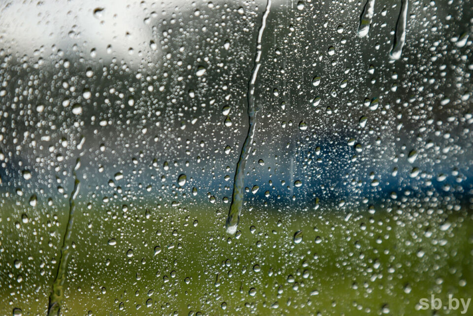 В МЧС предупредили о факторах опасности при грозах и ливнях