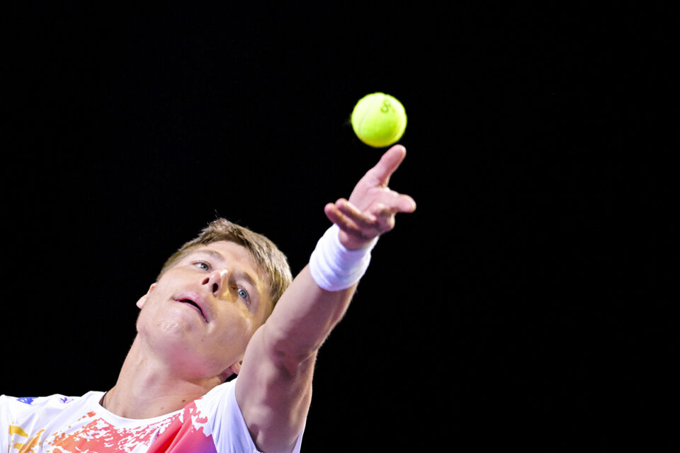 Белорусский теннисист Ивашко пробился в 1/8 финала турнира в Греции