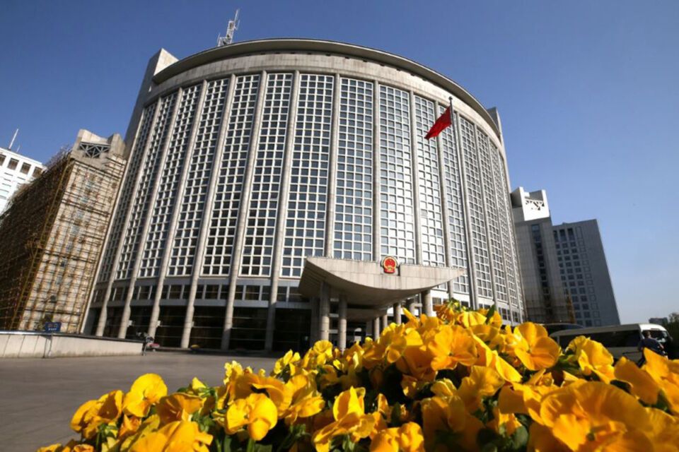 В МИД Китая назвали переговоры единственным возможным способом урегулирования украинского конфликта