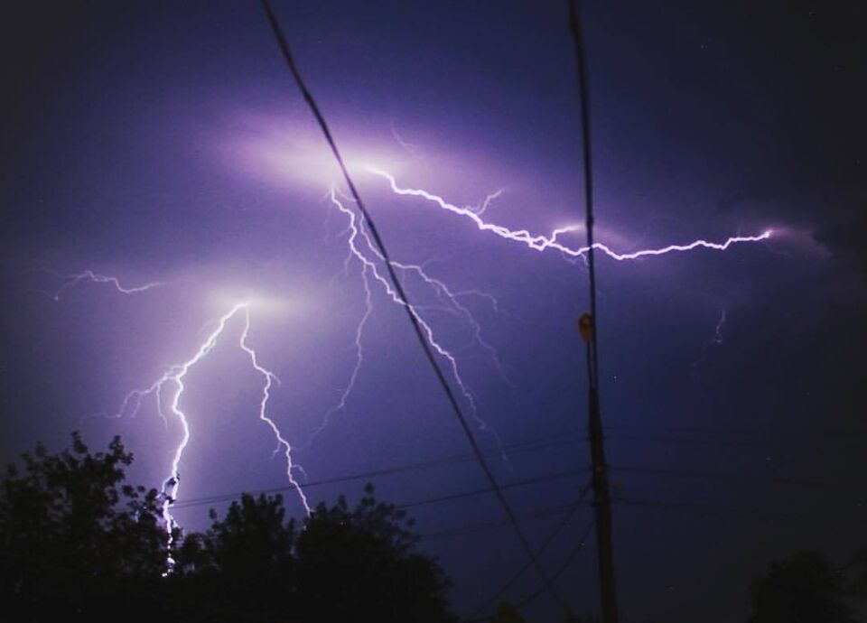 В МЧС напомнили о факторах опасности при грозе