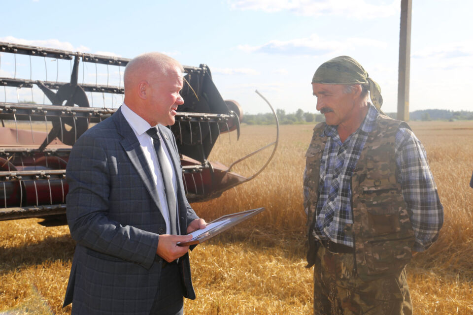 Поздравления принимали передовики из ОАО «Комсеничи»