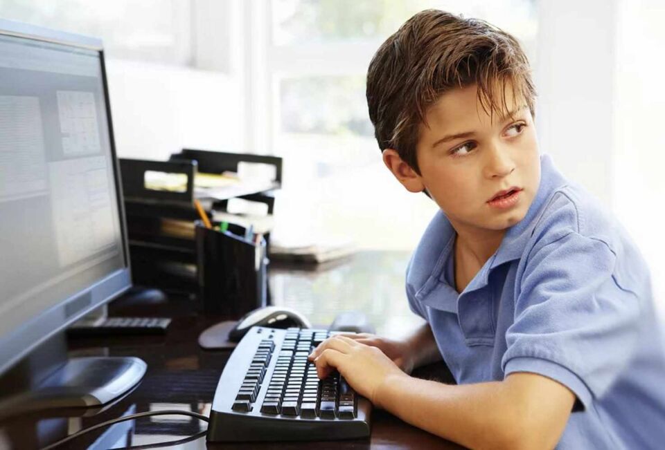 Опасности, с которыми может столкнуться ребенок в сети