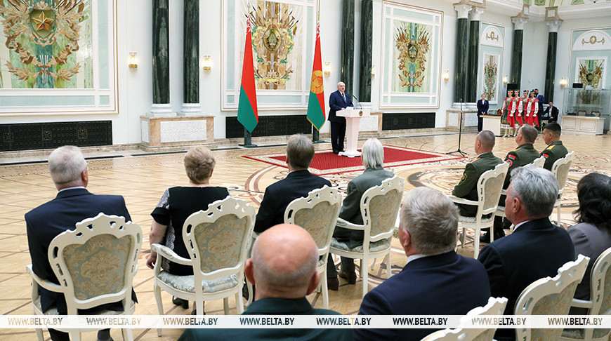 Лукашенко: Беларусь никого не стремится завоевать, но способна дать ответ любому агрессору 