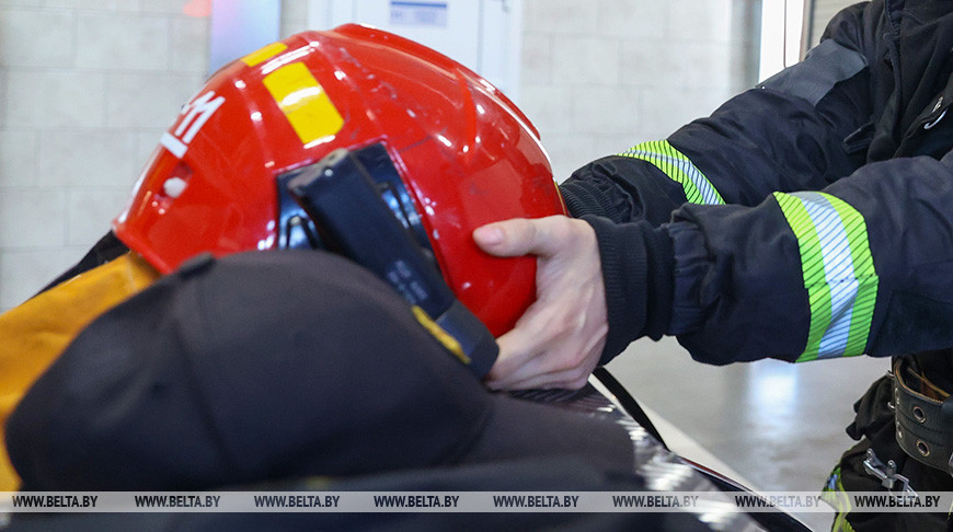 Пенсионер погиб при ночном пожаре квартиры в Гродно, его гостя удалось спасти