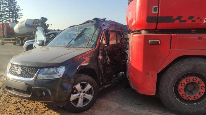 В Могилевском районе столкнулись грузовик и легковой автомобиль