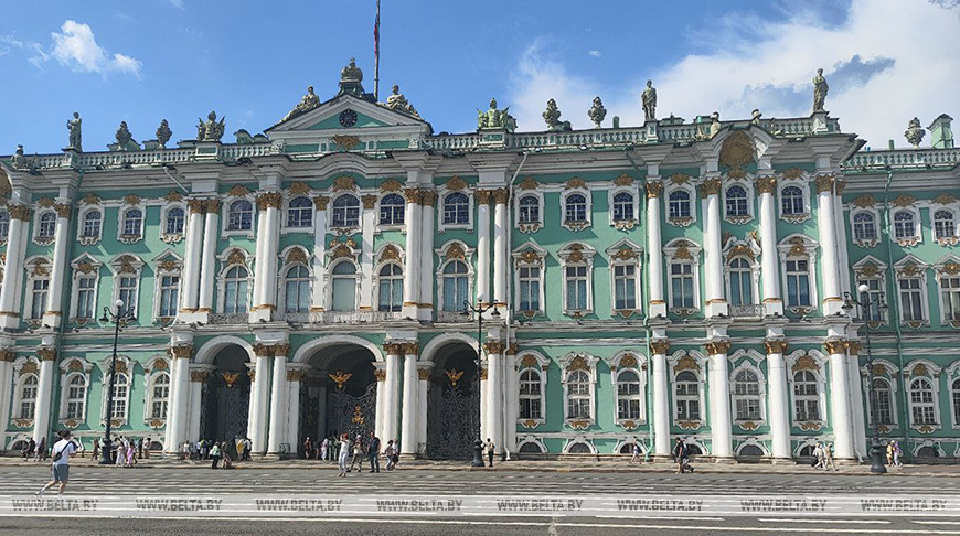 В Петербурге эвакуировали посетителей Эрмитажа из-за сообщений о минировании 