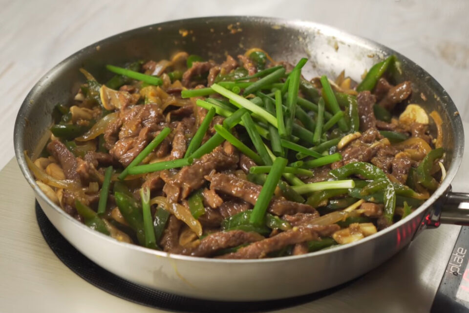 Нежнейшее блюдо: рецепт жареной говядины в азиатском стиле