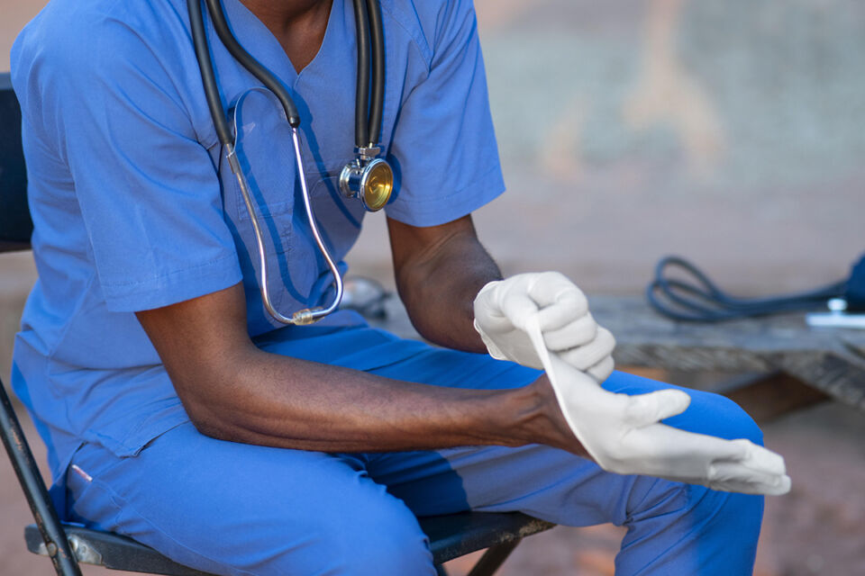 Вакцинация от лихорадки Эбола началась на юге Конго