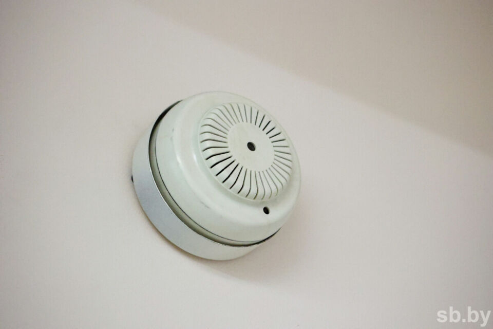 В Клецком районе благодаря автономному пожарному извещателю спасена многодетная семья