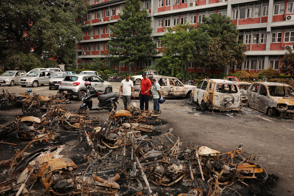 В массовых беспорядках в Непале погибли свыше 70 человек