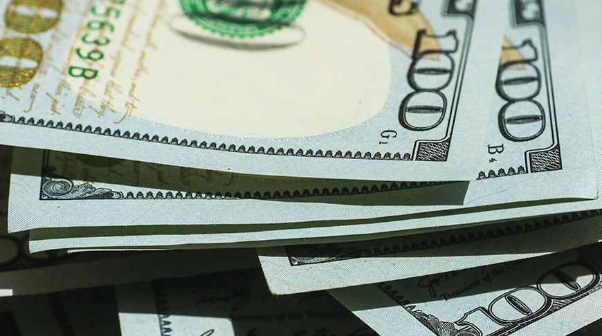 Сумма денежных переводов в Беларусь превысила сумму отправленных за границу в 1,5 раза