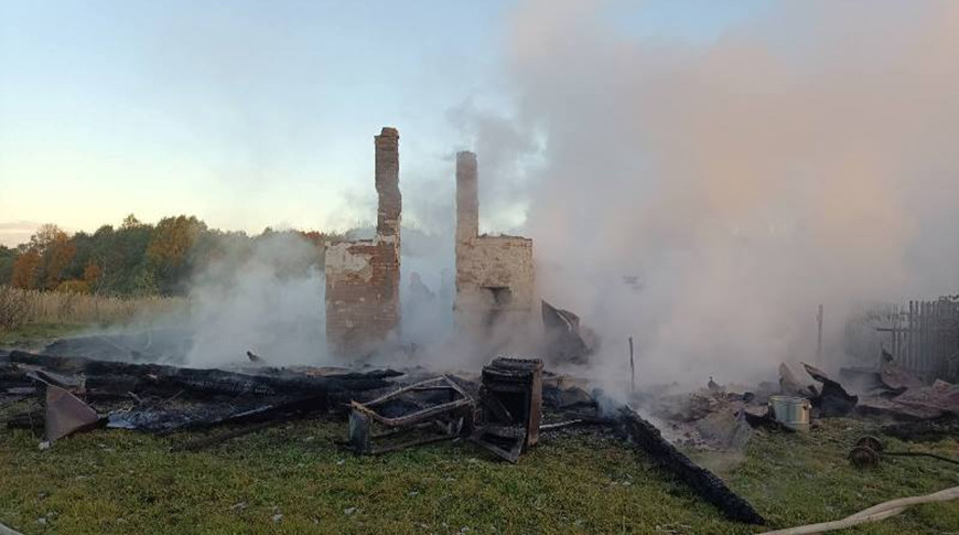 Спасатели обнаружили тело мужчины на месте пожара в Шумилинском районе