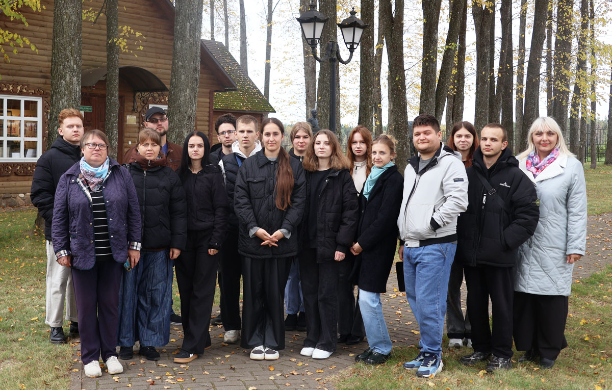 Работающая молодёжь Круглянщины посетила знаковые объекты нашего района