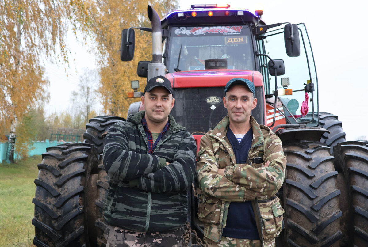 Плечом к плечу работают два брата