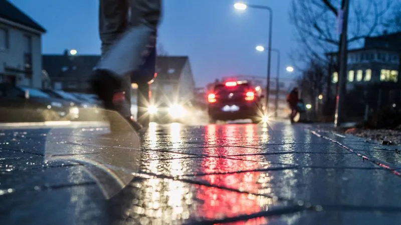 О правилах безопасности на дорогах во время заморозков напомнили в ГАИ 