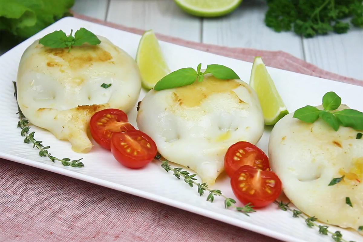 Нежные и сочные: рецепт фаршированных кальмаров
