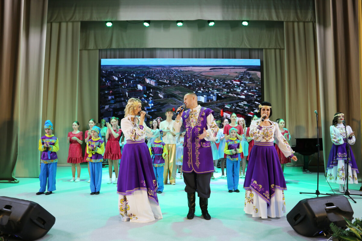 Аграрии Круглянщины сегодня принимали заслуженные поздравления в преддверии профессионального праздника