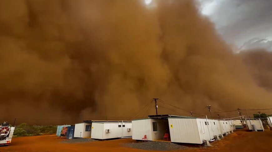 Песчаная буря накрыла шахту в Австралии