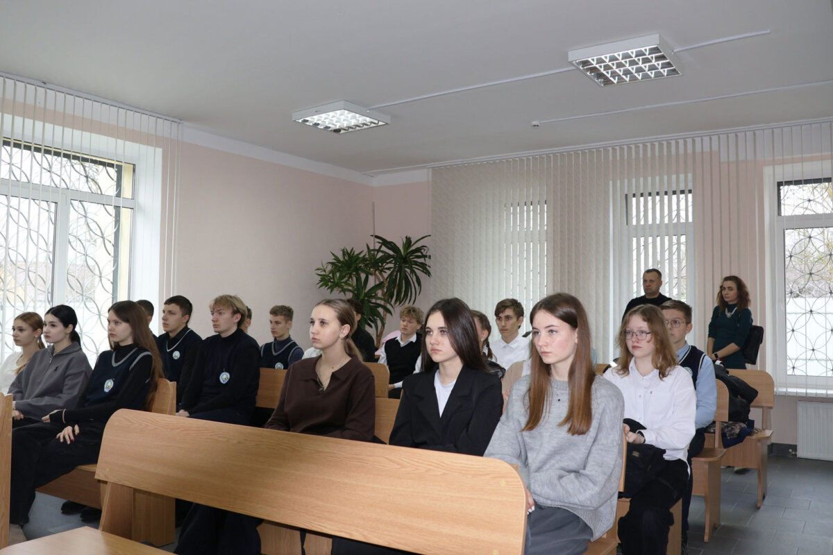 Мир правосудия открыл двери для школьников