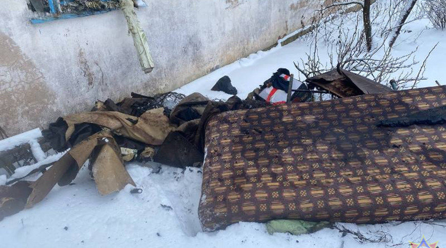 Отец и сын погибли при пожаре в квартире в Глубокском районе