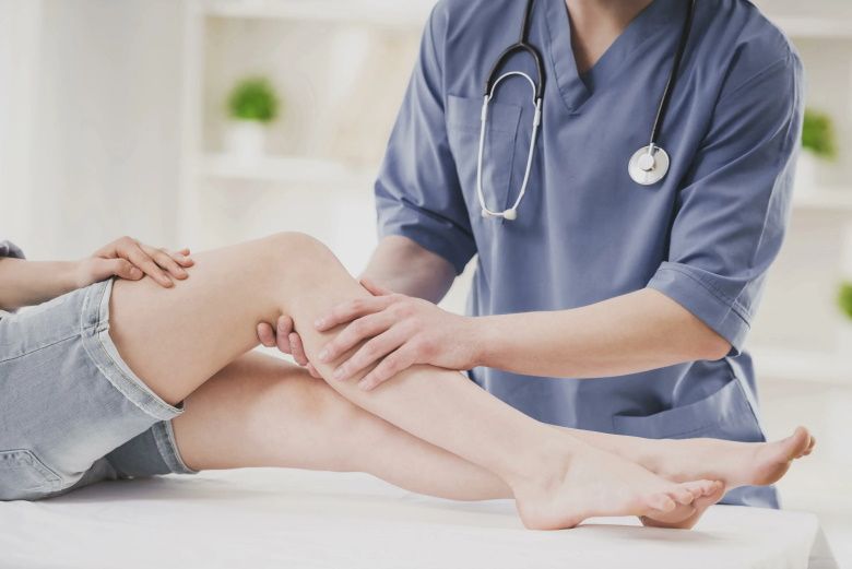 Почему с годами растет риск варикоза: объясняет врач-флеболог
